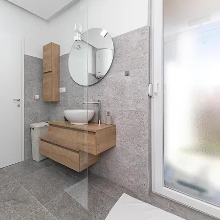 Awesome In Okrug Gornji With Wifi * Trogir