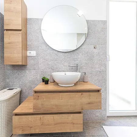 Apartmán Awesome In Okrug Gornji With Wifi Trogir