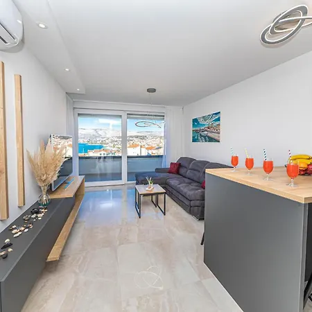 Awesome In Okrug Gornji With Wifi Apartmán *