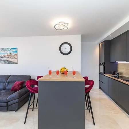 Apartmán Awesome In Okrug Gornji With Wifi Trogir